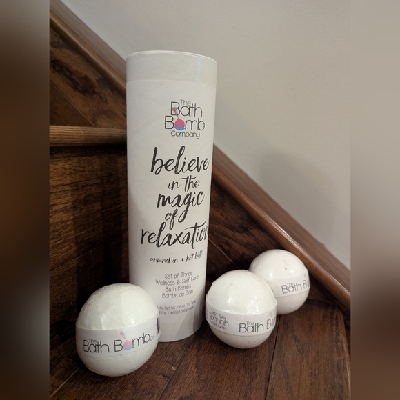 The Bath Bomb Company Relaxation Set. New In Gift Box - Picture 2 of 12